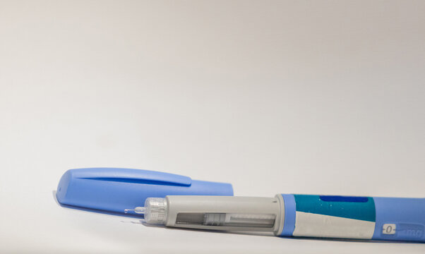 Semaglutide injection pen for diabetes and weight loss treatment