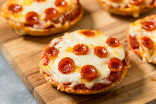 Homemade Pepperoni Pizza Bagels