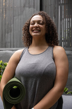 Small conducting loop on large rectangular loop, showing induced current and sliding away in vacuum