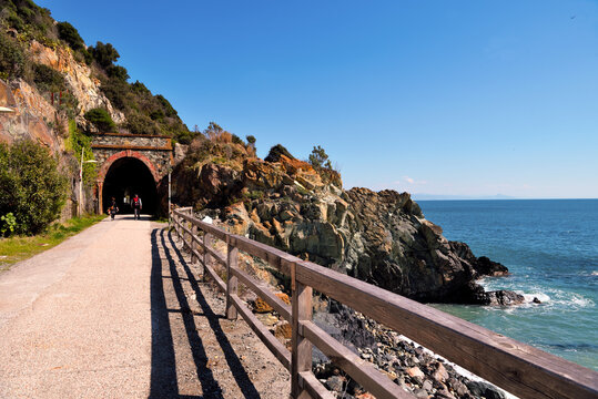 Passeggiata Europa (or Piani d'Invrea Coastal Park) in Varazze, a cycle pedestrian path famous for its sea views. It extends for approximately 4.5 km between Varazze and Cogoleto.