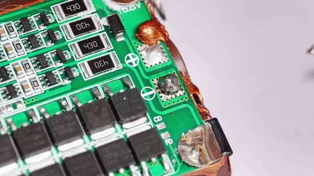 Repairing electronic circuits for better performance in gadgets