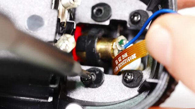 Repairing electronics with detailed steps in a simple process