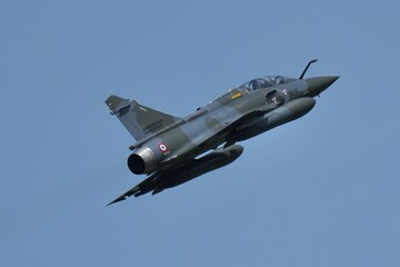 Obraz premium Mirage 2000D Armée de L'air et de l'espace décollage