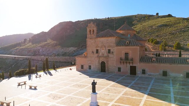 Vista a&eacute;rea del Santuario de Nuestra Se&ntilde;ora del Saliente al atardecer, Albox, Almer&iacute;a