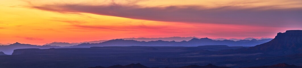 Fototapeta premium Grand Canyon Layers at Sunset with Twin Point Overlook and Vibrant Arizona Sky
