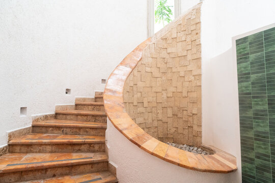 dise&ntilde;o de interiores en una escalera de caracol