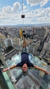 Sob a Metropole