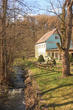 Fr&uuml;hling im Schlaubetal; Blick zum historischen Kupferhammer