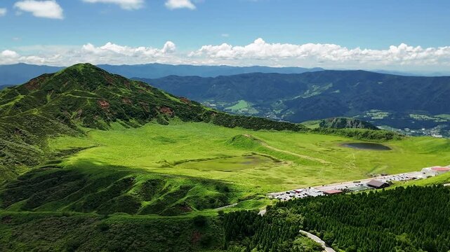 杵島岳から見える阿蘇の草千里ヶ浜
