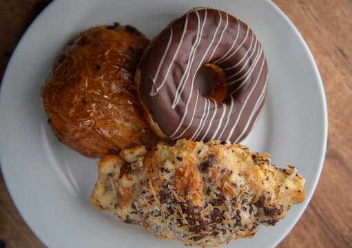Reposteria fina, pan dulce mexicano para desayuno postres o cenas en familia, tradicional. flat lay o vista cenital