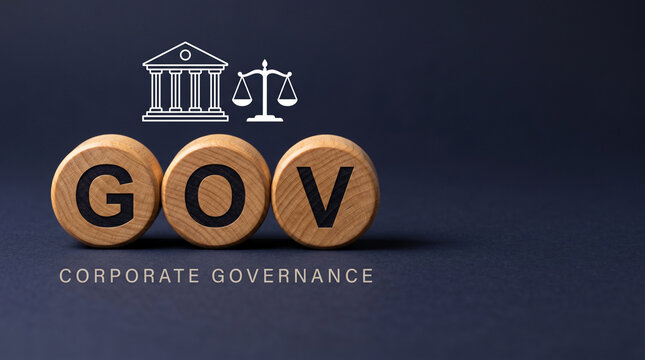 Three wooden discs spelling GOV with a courthouse pillar and balance scale icon above on a deep navy background for corporate governance.