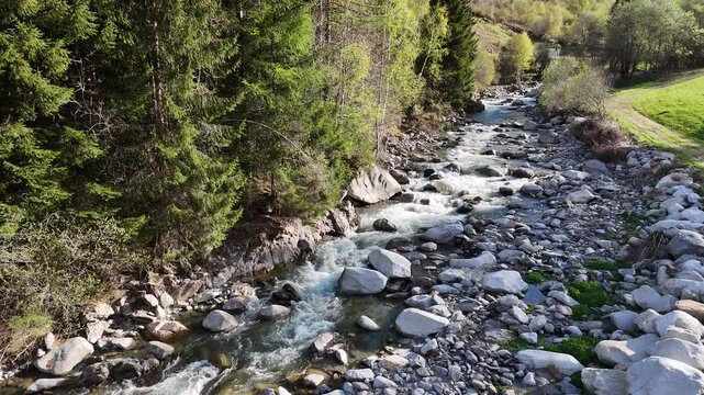 fiume noce montagna alpi trentino Val di Sole 