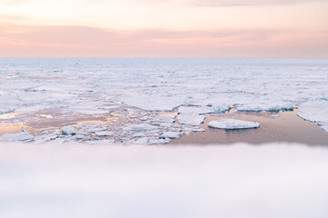 Drift ice at sunset in Shiretoko, Hokkaido Japan © 航輔 乾