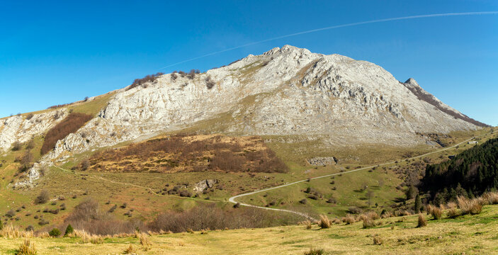 Mount Amboto, at 1331 meters, is one of the most popular Basque mountains and is located between Biscay and the province of &Aacute;lava in the Basque Country in Spain.