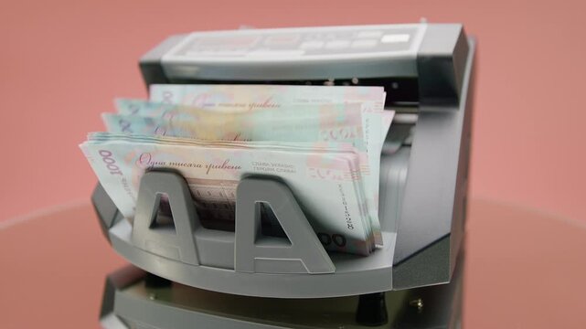 Banknote counting machine processing cash notes