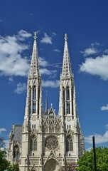 Obraz premium Votivkirche in Wien, Österreich, vertikal
