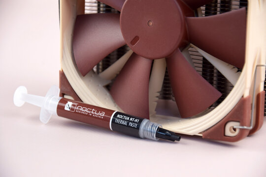 Noctua CPU thermal paste on a light background.
