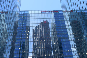 Fototapeta premium exterior of Scotiabank North Tower at Bay Adelaide Centre (part of the Bay Adelaide Centre complex), 40 Temperance St, Toronto