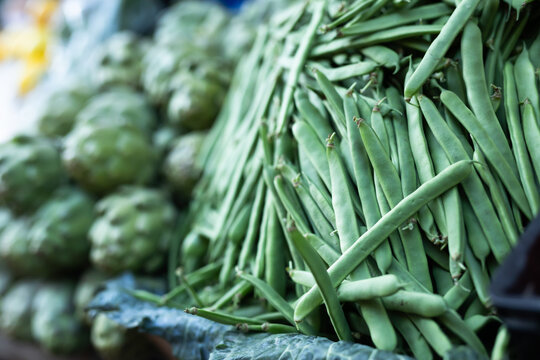Pile of green beans displayed at market