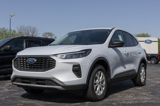 Ford Escape Active AWD SUV display at a dealership. Ford offers the Escape with a 1.5L EcoBoost engine. MY:2026