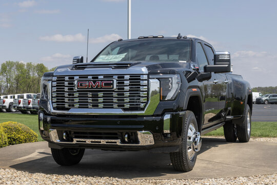 GMC Sierra 3500 4WD DRW Crew Denali display. GMC offers the Sierra 3500 with a 6.6L Duramax Turbo-Diesel V8 engine. MY:2026