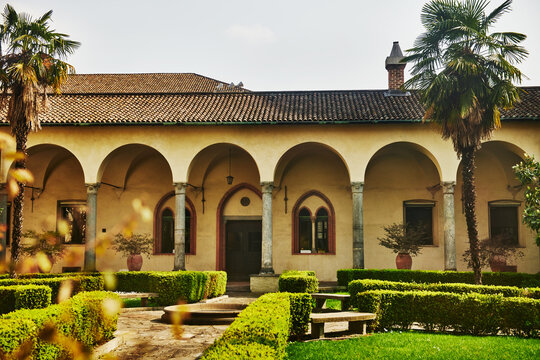 The cloister of Santa Maria delle Grazie built between 1463 and 1497, part of the complex that houses Leonardo da Vinci's famous mural, The Last Supper, Milan, Italy, Europe 