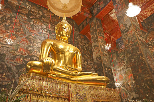 Sacred Phra Si Sakyamuni, Heritage Bronze Buddha in  Wat Suthat Vihara Hall, Bangkok, Thailand