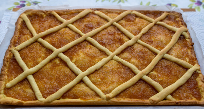 Tart with Annurca apple jam