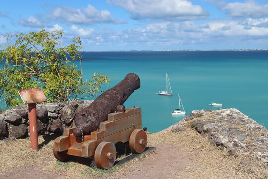 Canon &agrave; Fort Louis avec vue sur la baie de Marigot Saint Martin