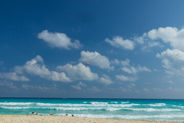 Fototapeta premium Two people parasailing
