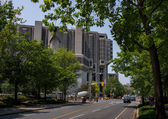 Naklejka premium Robarts Library at University of Toronto - Campus St. George - Toronto, Ontario, Canada