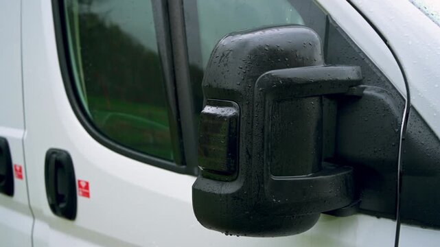 Schwarze LED Blinker als Zubeh&ouml;r f&uuml;r Liefer,- und Kastenwagen