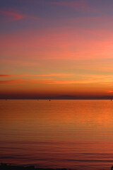Obraz premium Colorful sunset or sunrise sky over the sea.