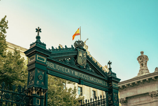 Entrada a la biblioteca y museos nacionales