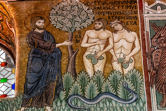 Expulsi&oacute;n del Jard&iacute;n del Ed&eacute;n de Ad&aacute;n y Eva, seg&uacute;n el G&eacute;nesis, Palatine Chapel, Arab-Norman-Byzantine style, 12th century, Palace of the Normans, Palermo, Sicily, Italy