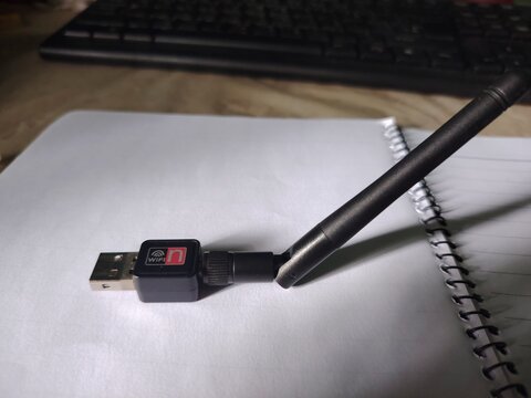 Usb wifi adapter with external antenna for wireless network connectivity