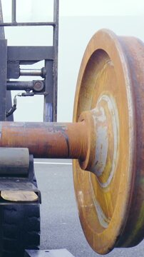 Forklift transport train wheelbase
