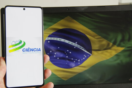 Ci&ecirc;ncia sem Fronteiras - CsF - Programa do governo federal brasileiro, lan&ccedil;ado em 2011 e encerrado em 2017, que fomentou a internacionaliza&ccedil;&atilde;o da educa&ccedil;&atilde;o superior.