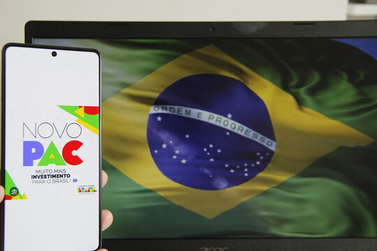 O Novo PAC (Programa de Acelera&ccedil;&atilde;o do Crescimento) &eacute; um programa de investimentos do governo federal brasileiro, lan&ccedil;ado em 2023, que visa acelerar o crescimento econ&ocirc;mico e a inclus&atilde;o social.