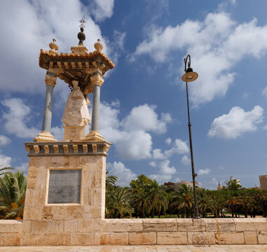 The Puente del Mar bridge in Valencia, Spain