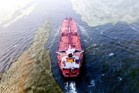 Oil tanker navigating the Strait of Hormuz 