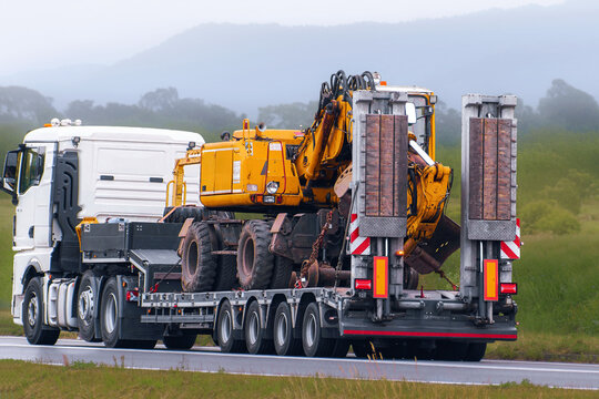 Road logistics for heavy construction industry equipment