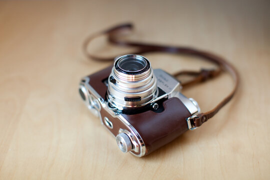 Vintage Camera Brown leather, silver with strap