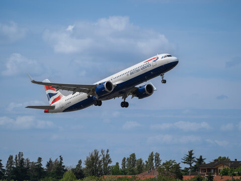 British Airways Airbus A321 takes-off at LIN Milano Linate international airport