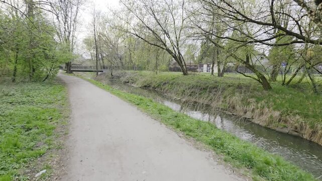 bike path in the park ścieżka rowerowa w parku