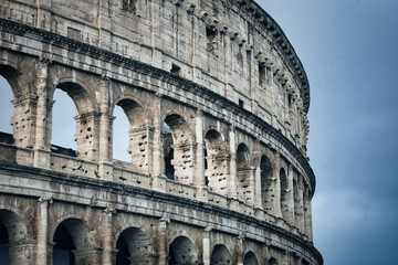 Obraz premium Majestic View of the Colosseum Amphitheatre in Rome Italy