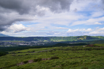 Fototapeta premium 熊本県 阿蘇パノラマラインの景色