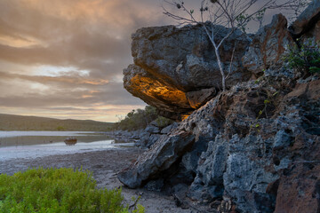 laguna  y rocas en trudille pedernales © JOEL LEGER