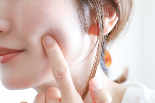 女性の肌　スキンケア