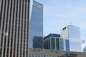 Naklejka premium looking south to the EY Tower at 100 Adelaide St W from Old City Hall, Bay St, Toronto